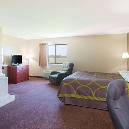 Super 8 By Wyndham Iola Ks Hotel Kültér fotó