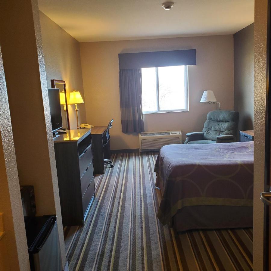 Super 8 By Wyndham Iola Ks Hotel Kültér fotó