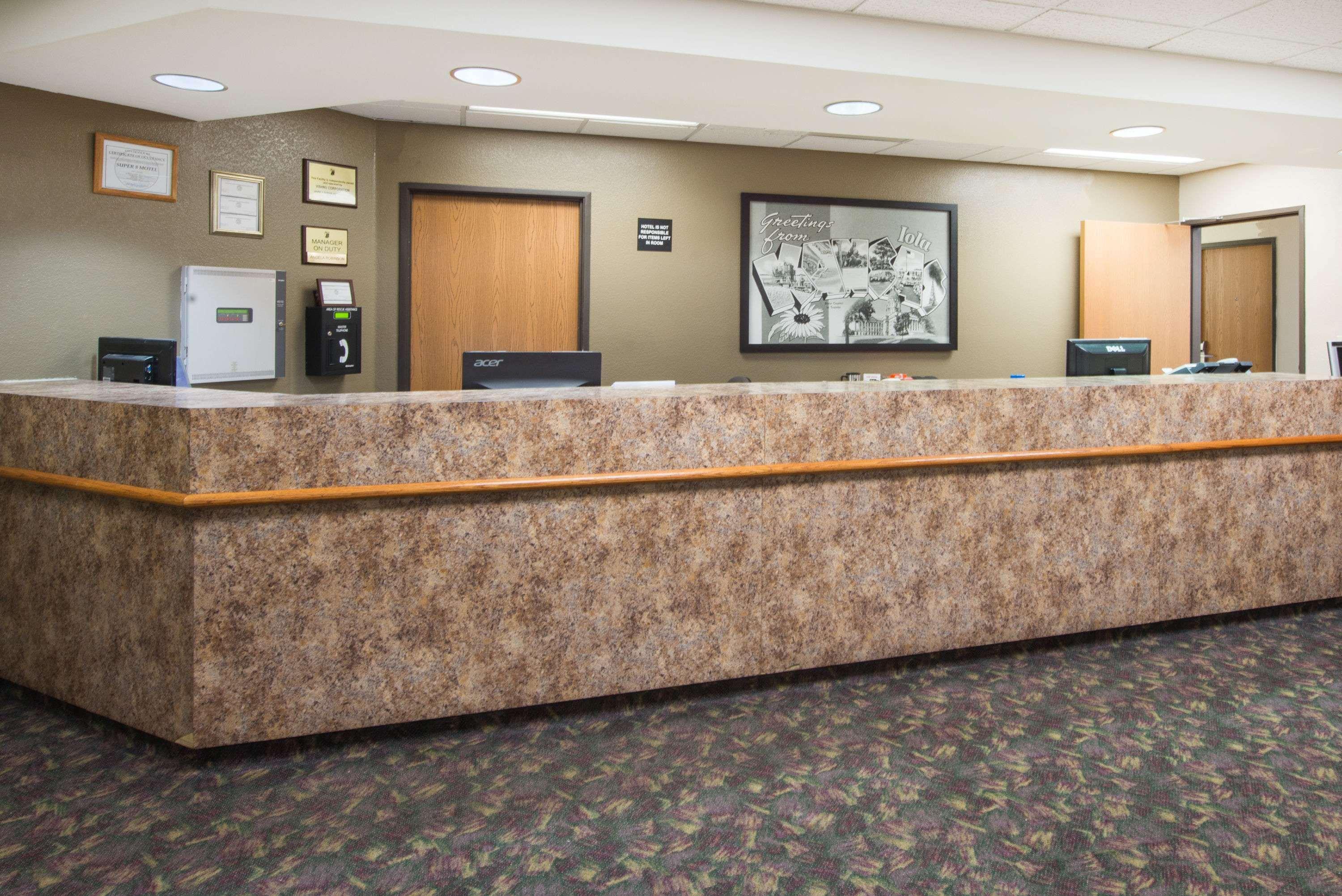 Super 8 By Wyndham Iola Ks Hotel Kültér fotó