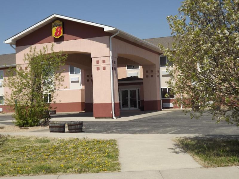 Super 8 By Wyndham Iola Ks Hotel Kültér fotó