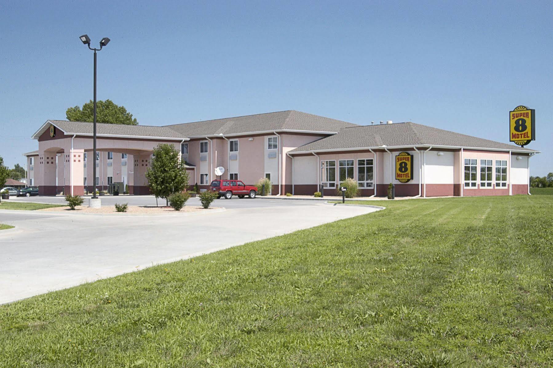 Super 8 By Wyndham Iola Ks Hotel Kültér fotó