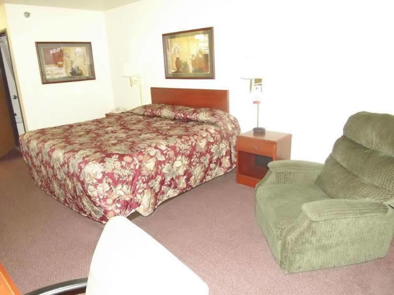 Super 8 By Wyndham Iola Ks Hotel Kültér fotó