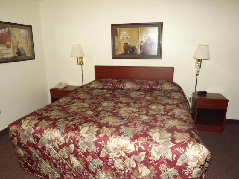 Super 8 By Wyndham Iola Ks Hotel Kültér fotó
