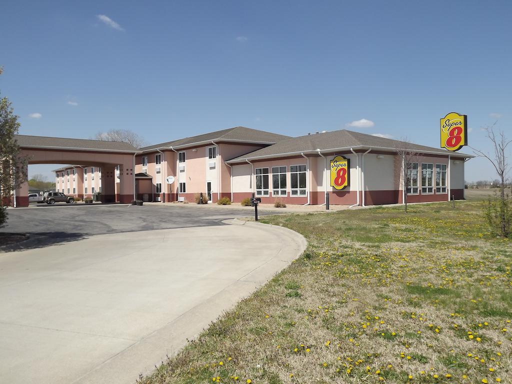 Super 8 By Wyndham Iola Ks Hotel Kültér fotó